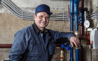 Licensed plumber performing gas line leak detection in Nogales